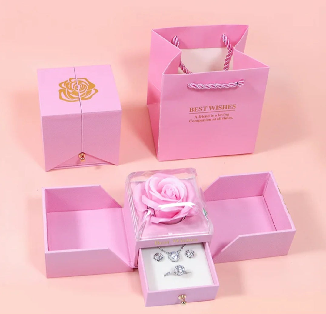 Coffret de bijoux rose éternelle vue d'ensemble Estrée Paris